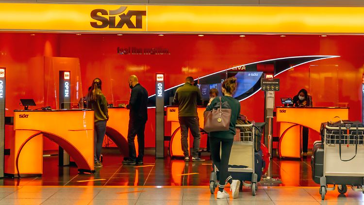 Sixt rechnet 2021 mit einem Umsatz von  2,1 bis 2,3 Milliarden Euro.