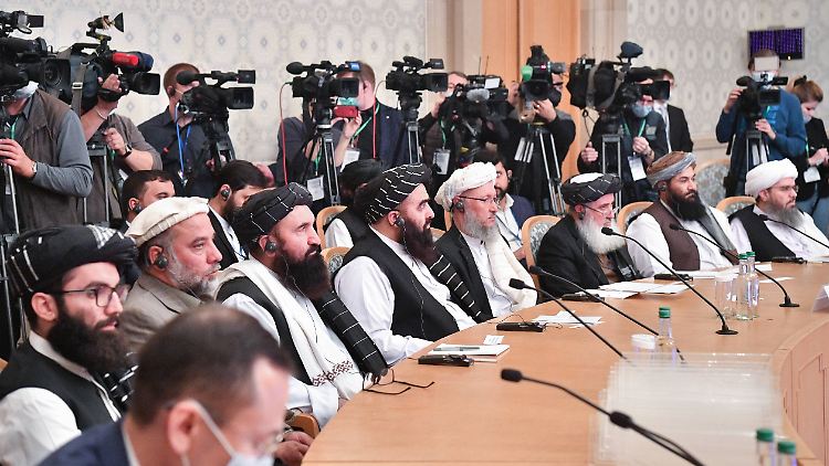 Zu der Konferenz hatte Russland neben den Vertretern der Taliban auch Diplomaten aus mehreren zentralasiatischen Ländern eingeladen. Die US-Regierung hatte eine Teilnahme kurzfristig abgesagt.