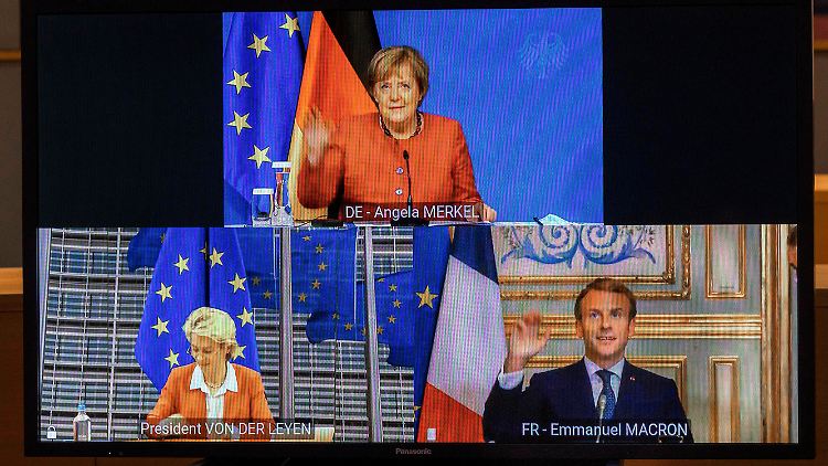 Haben am Tag vor dem EU-Gipfel noch gute Laune: Bundeskanzlerin Angela Merkel (obere Reihe), Emmanuel Macron (untere Reihe rechts), Präsident von Frankreich, und Ursula von der Leyen, Präsidentin der Europäischen Kommission.