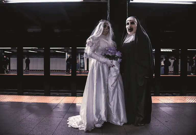 Halloween-Corpse-Bride-and-Nun-1396-v1-CMYK