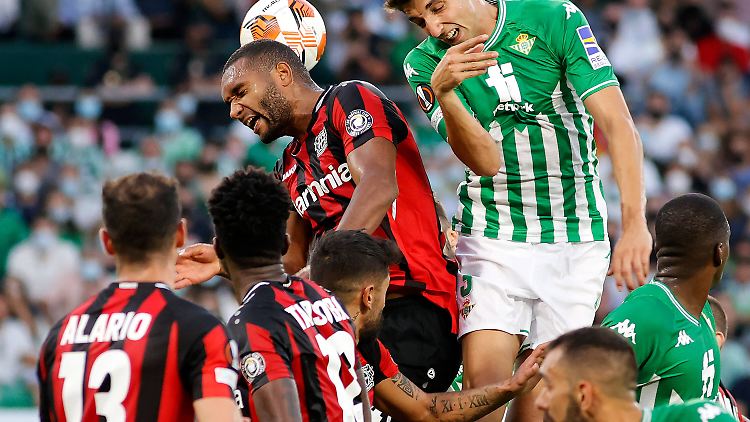Bayer Leverkusen streckte sich, aber konnte Sevilla nicht besiegen.