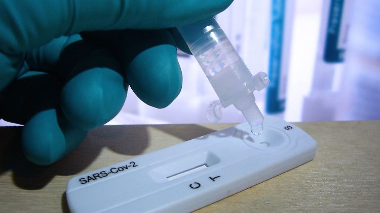 Mittlerweile sind 44 Personen nach mehreren Zirkusveranstaltungen an einer Freiburger Schule positiv auf das Coronavirus getestet worden.