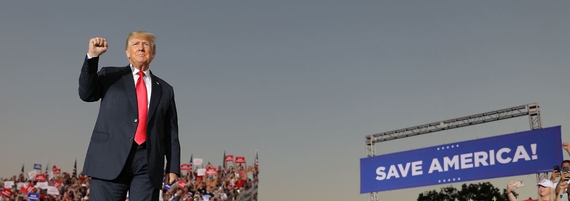 2021-09-26T013218Z_1522754685_RC2CXP969BWW_RTRMADP_3_USA-TRUMP.JPG