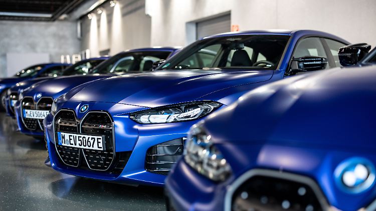 Der Bmw i4 soll Tesla Konkurrenz machen.
