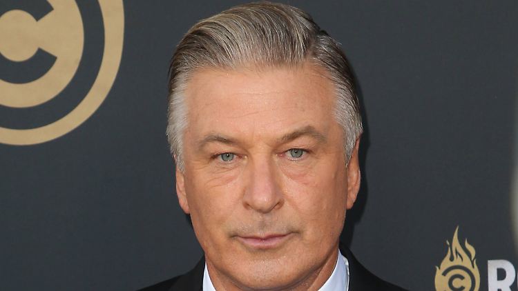 Baldwin zeigt sich zutiefst bestürzt über den Tod von Hutchins.