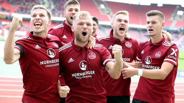 Gleich mehrere wunderschöne Treffer konnten die Nürnberger gegen Heidenheim bejubeln.