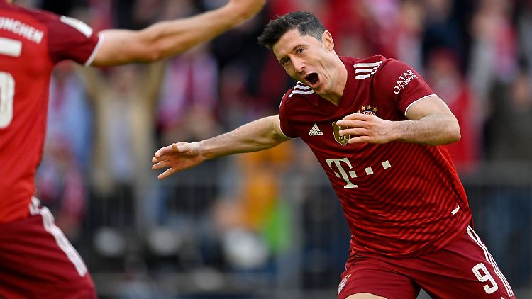 Robert Lewandowski traf sehenswert aus der Distanz.