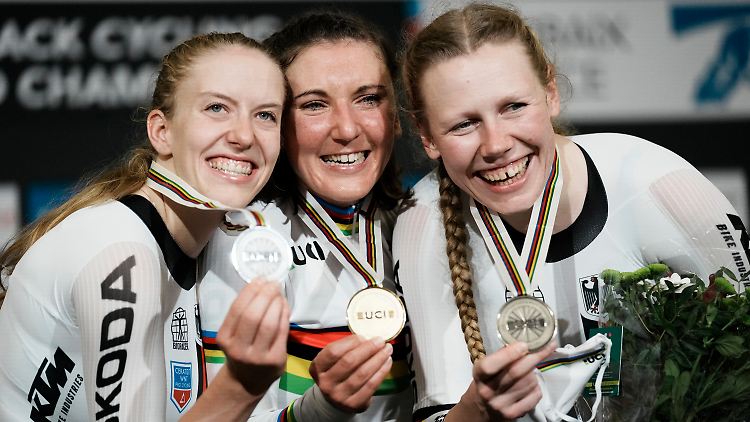 In der Verfolgung siegte Lisa Brennauer (Mitte) vor ihren Teamkolleginnen Franziska Brauße (links) und Mieke Kröger.