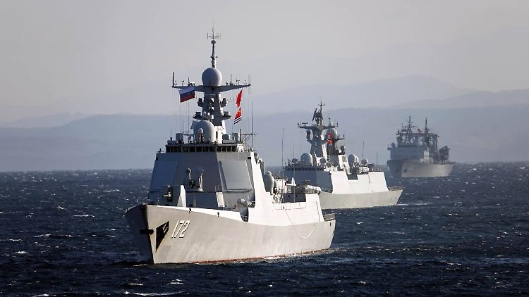 Zum ersten Mal durchquerte die gemeinsame russisch-chinesische Patrouille die Tsugaru-Straße zwischen den japanischen Inseln Honshu und Hokkaido. 