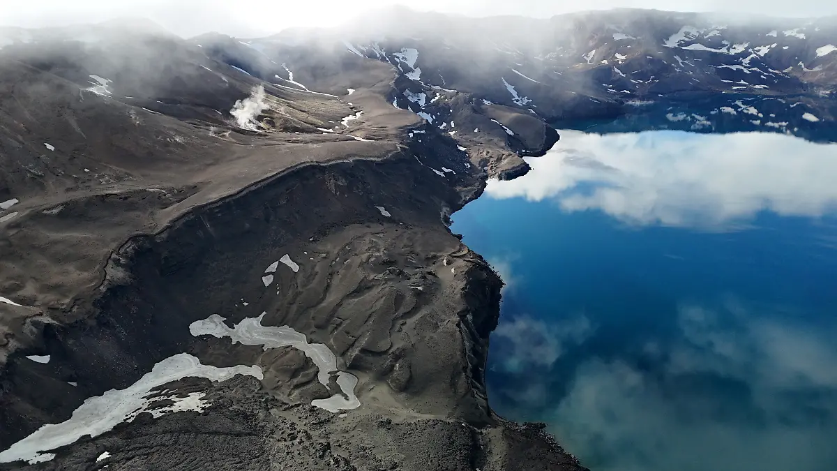 Oskjuvatn-a-caldera-lake-created-during-the-1875-eruption-of-the-Askja-volcano