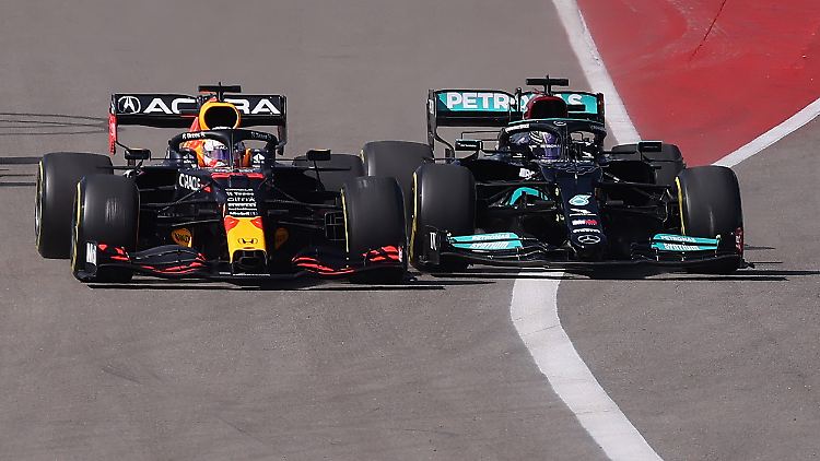 Verstappen versuchte auf den ersten Metern vergeblich, Hamilton hinter sich zu halten.