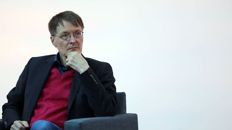 Gesundheitsexperte Lauterbach meint, gerade jetzt an vielen Stellen aufzuhören zu testen, sei "vollkommen unvertretbar".