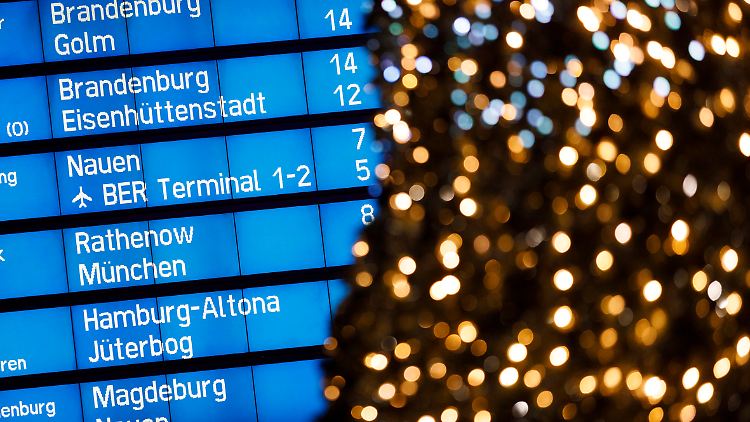 Die Deutsche Bahn will ihr Angebot über die Weihnachtsfeiertage deutlich ausweiten.