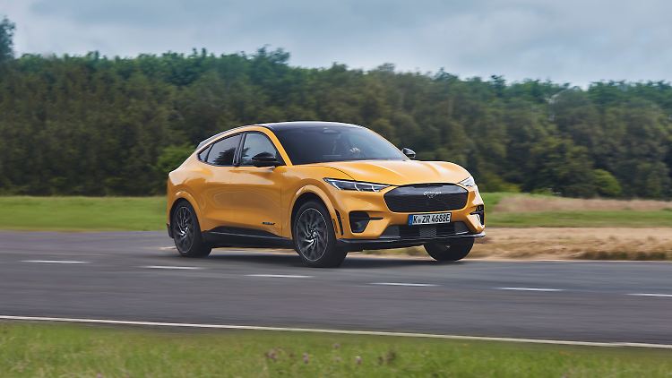 Mit dem Mach-E GT ist Ford in der elektrischen Oberklasse angekommen. Knapp 73.000 Euro wollen die US-Amerikaner für den Sport-Stromer haben.