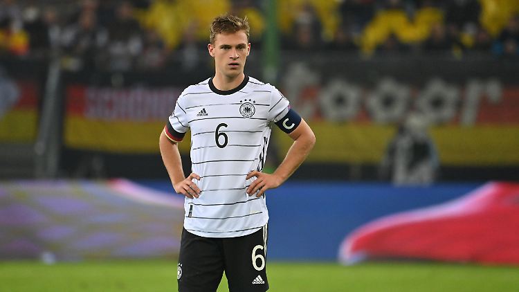 "Man merkt, wie unwichtig alles ist, wie klein die eigenen Sorgen sind", sagt Kimmich über den Krieg in der Ukraine.
