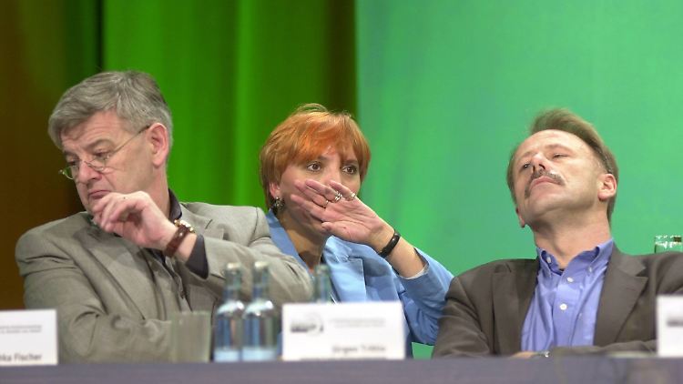 Roth 2001 mit Joschka Fischer und Jürgen Trittin.