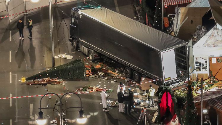 Am 19. Dezember 2016 überfuhr der Islamist Anis Amri mit einem Lastwagen wahllos Besucher eines Weihnachtsmarktes.