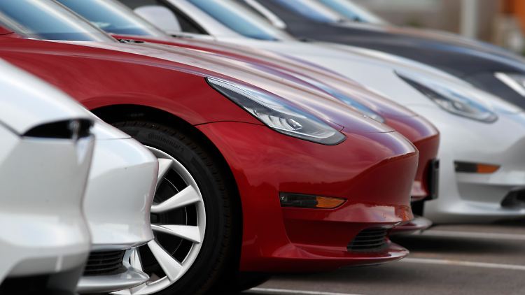 Das Tesla "Model 3" will Hertz ab November als Mietwagen anbieten.