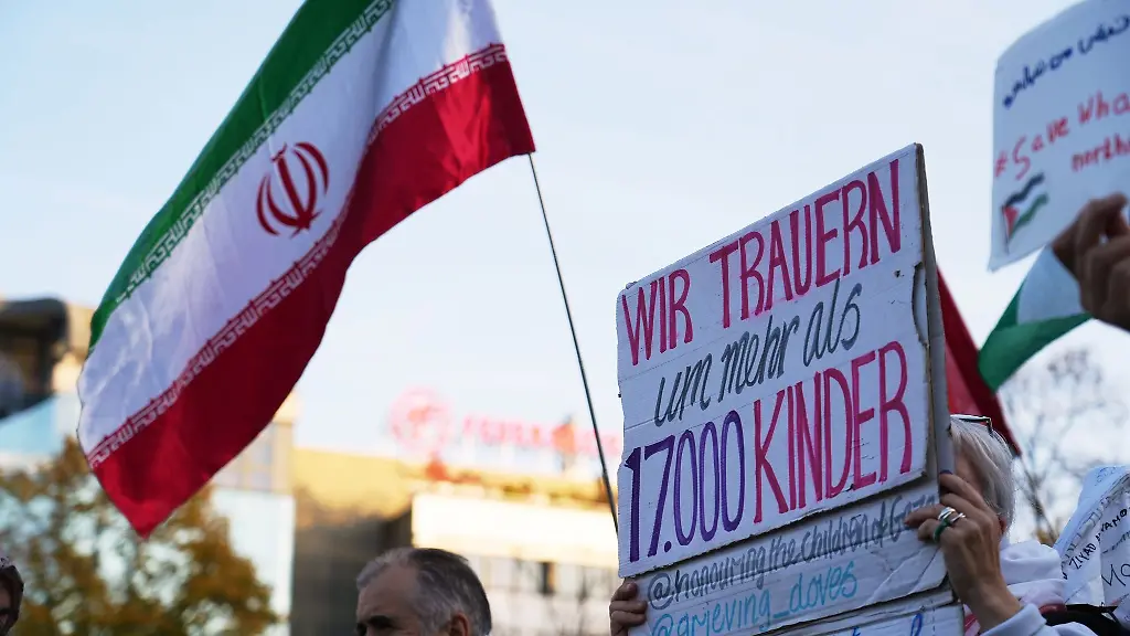 Immer-wieder-kommt-es-zu-Vorfaellen-bei-propalaestinensischen-Demos-in-Berlin