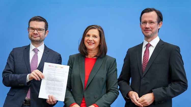 Dass die drei Parteien es geschafft hätten, sich hier zu einigen, sei "ein gutes Zeichen für die Demokratie", sagt FDP-Fraktionsgeschäftsführer Marco Buschmann (l.).