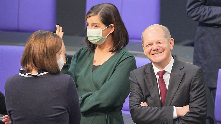 Bei der konstituierenden Sitzung des Bundestags am Dienstag hatte Olaf Scholz gute Laune.