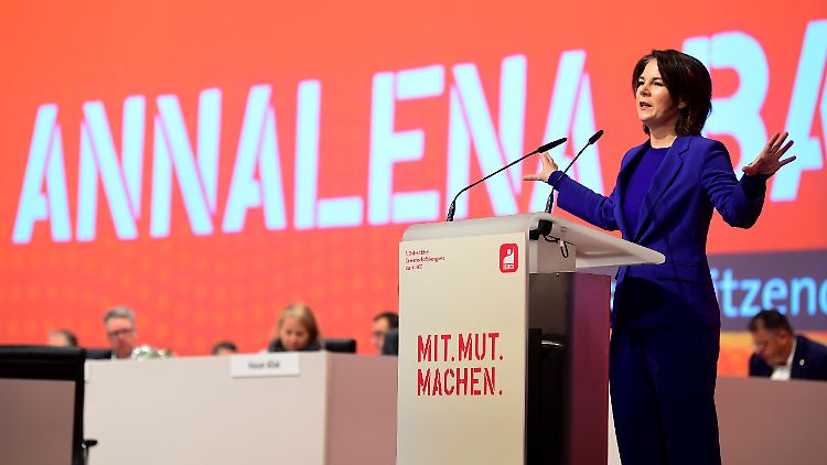 Baerbock sprach 30 Minuten lang leidenschaftlich und ernete immer wieder Applaus von den Gewerkschaftern.