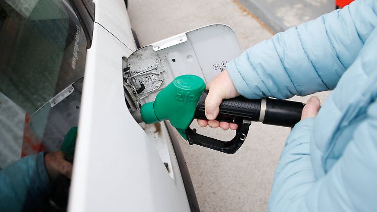 Super und Diesel wurden in der vergangenen Woche jeweils um 0,4 Cent teurer.