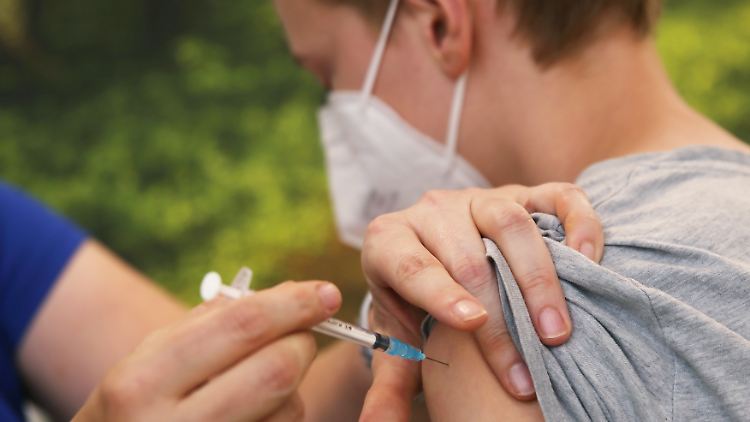 Die Corona-Impfung wird schon für Kinder ab zwölf Jahren empfohlen.