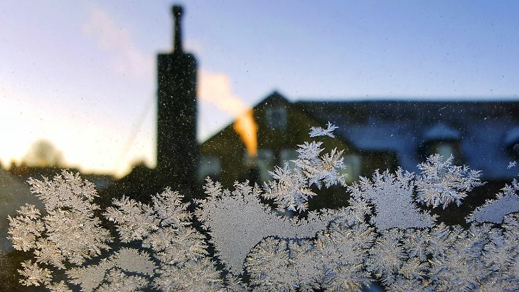 Auch moderate Fröste können großen Schaden am Haus anrichten.