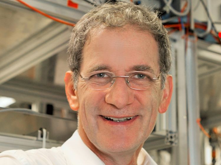 Thomas Peter untersucht chemische Reaktionen und physikalische Prozesse von Aerosolteilchen in der Atmosphäre.