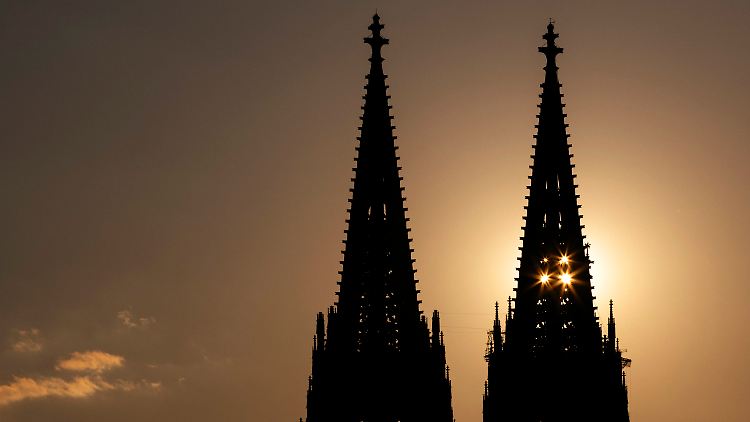 Jugendlicher Vorstoß bei den Katholiken: Um das männlich geprägte Gottesbild zu ändern, soll Gott bald gegendert werden.