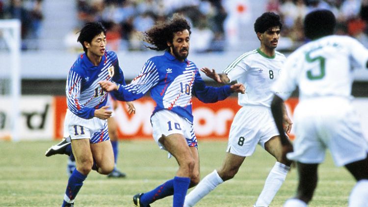 Japan mit Ruy Ramos (2.v.l.) und Kazuyoshi Miura (l.).