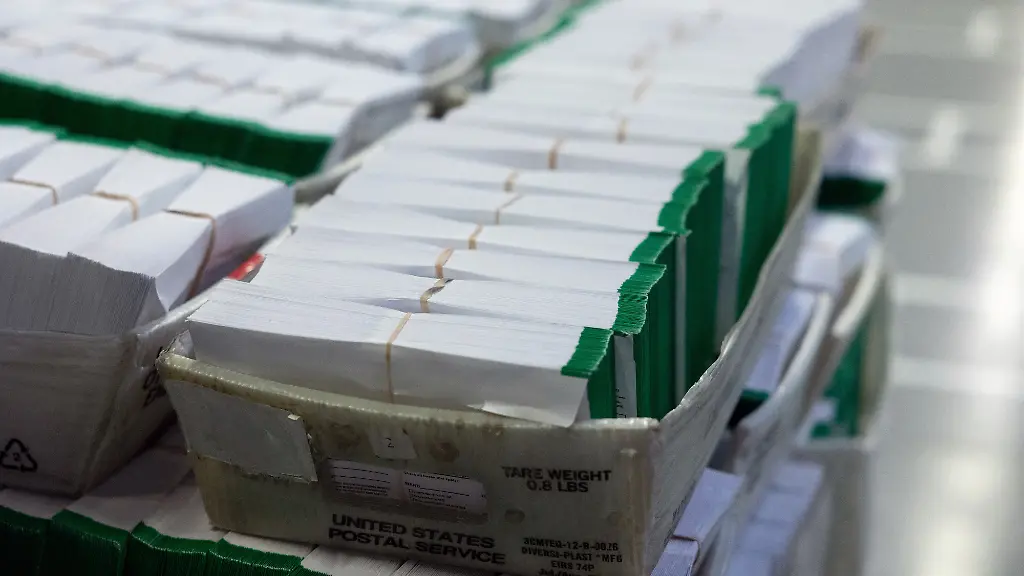 2024-10-25T181355Z-1657821562-RC2TRAAHH3MU-RTRMADP-3-USA-ELECTION