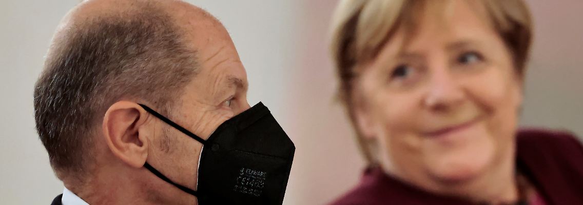 2021-10-26T155024Z_747849017_RC2RHQ9TEZOB_RTRMADP_3_GERMANY-POLITICS-MERKEL.JPG