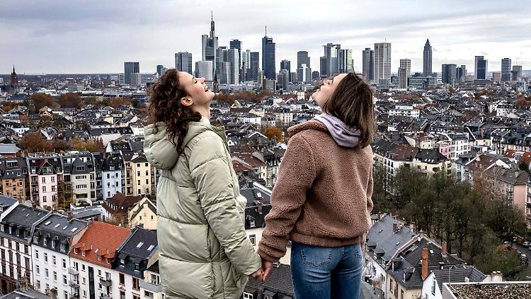 Schon schön aus der Ferne: Frankfurt.