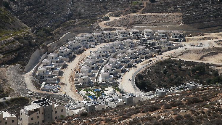 Die israelische Siedlung Givʿat Seev nahe Jerusalem: Trotz deutlicher Kritik an der Fortsetzung des Siedlungsbaus im besetzten Westjordanland hat Israel den Bau Tausender Wohneinheiten genehmigt. 