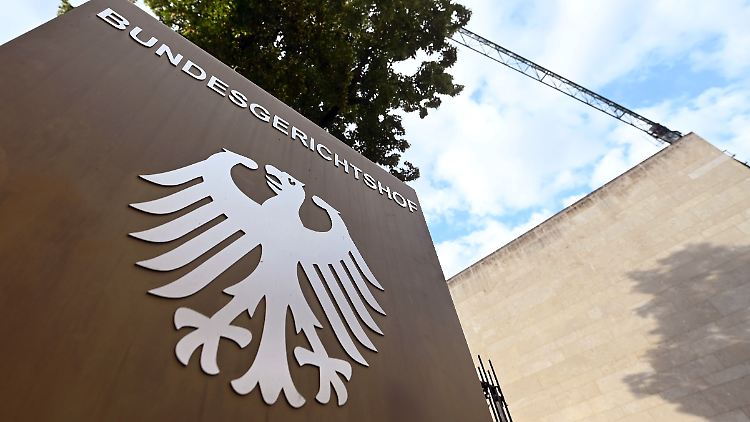 Das Land Sachsen unterstützte einen zweifachen Vater bei der Unterhaltszahlung, verlangte das Geld aber später zurück. Der Mann beschwerte sich und bekam nun vom BGH recht - wegen der Großeltern des Kindes.