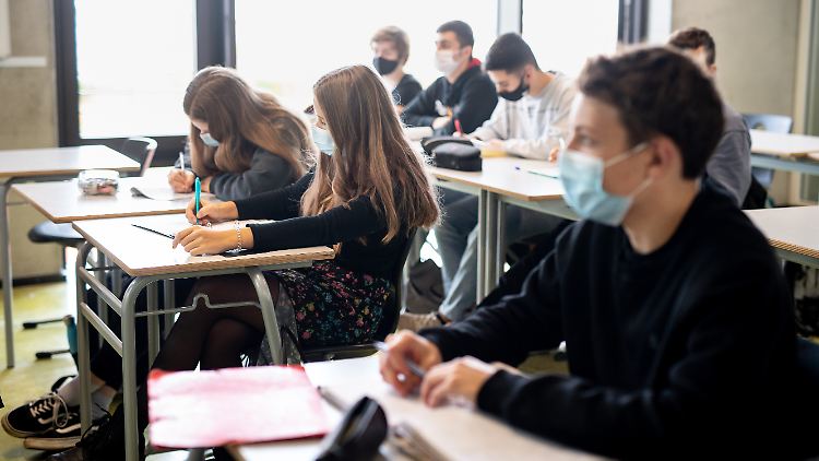 Ob die Maskenpflicht für Schüler am Platz zurückkommt, will das bayerische Kabinett nächste Woche beschließen.