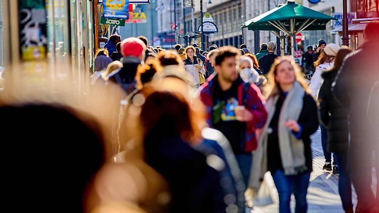 Sie halten die deutsche Wirtschaft derzeit am Laufen. Die Konsumlust kann die Lieferengpässe in der Wirtschaft ausgleichen.