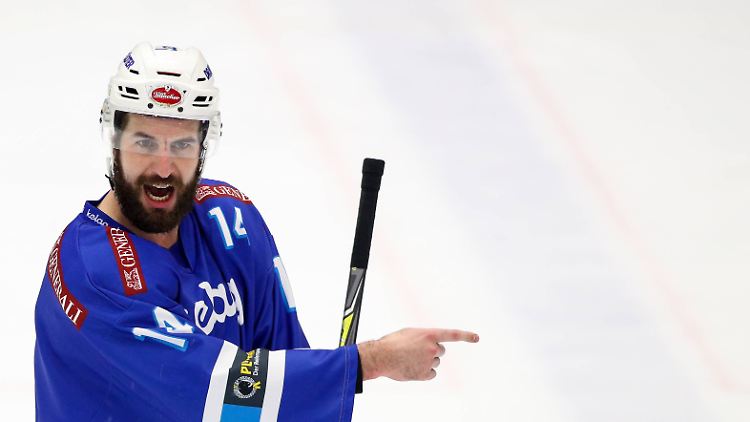 Kyle Beach erschüttert die NHL.