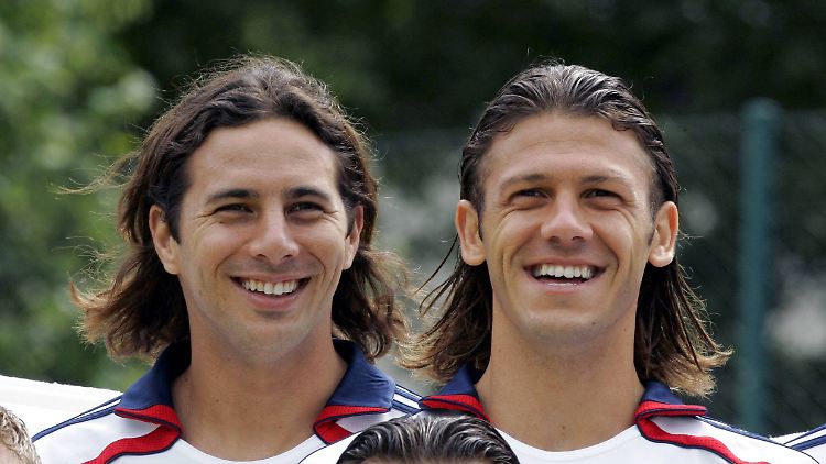 Claudio Pizarro und Martin Demichelis haben die Haare schön.