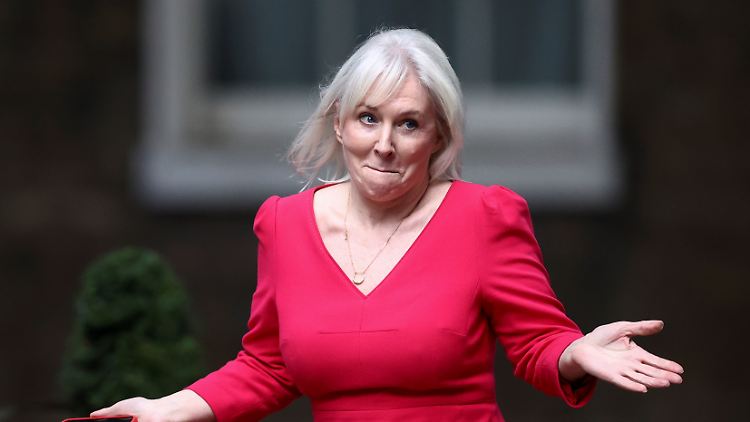 Die neue Kulturministerin Dorries will "echte Veränderungen" bei dem Traditionssender sehen.
