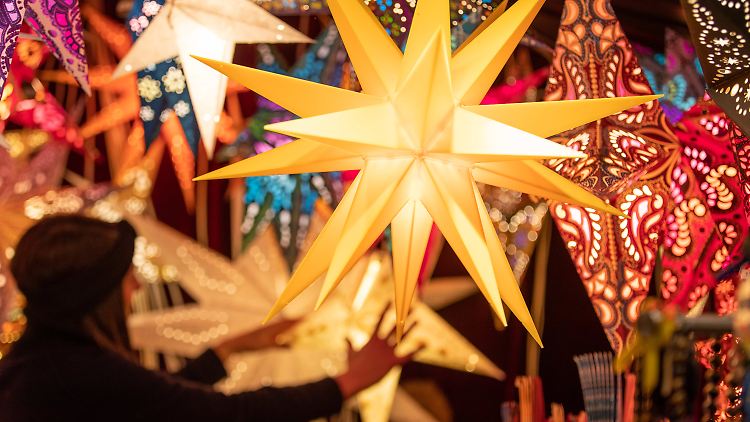 Ein Weihnachtsmarktbesuch gehört für viele in der Vorweihnachtszeit dazu.
