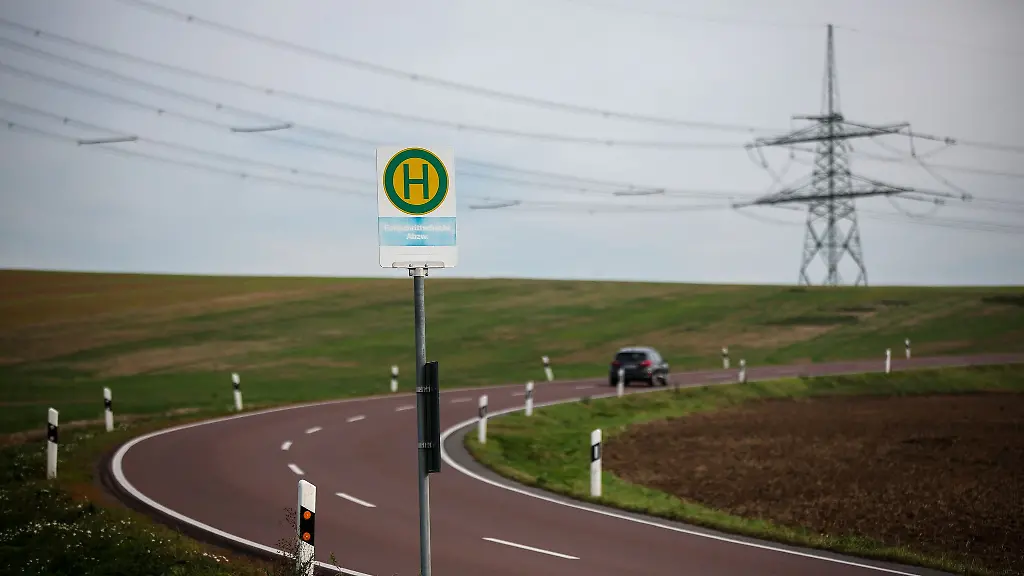 Bus-oder-Auto-Mehr-Sachsen-Anhalter-nutzten-wieder-den-OePNV-von-den-Hochzeiten-sind-die-Zahlen-aber-weit-entfernt