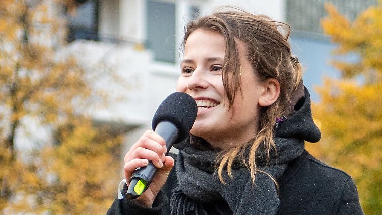 Luisa Neubauer fordert schärfere Maßnahmen für den Klimaschutz.
