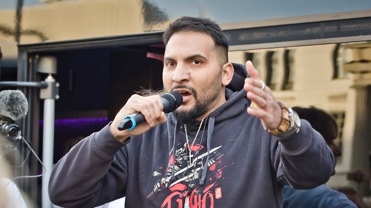 Attila Hildmann vor einem Jahr in Berlin. Inzwischen soll er sich in der Türkei aufhalten.