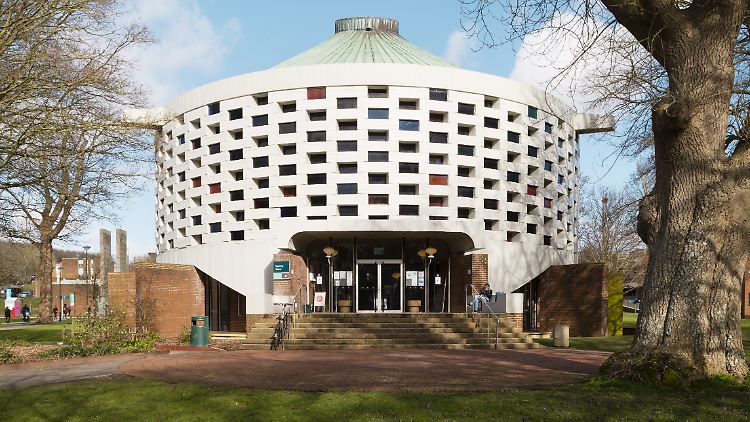 Auf dem Gelände der Universität Sussex in Brighton.