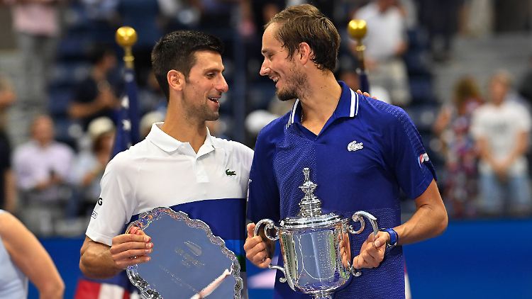 Medwedew gibt Djokovic Rückendeckung - und will selbst nichts verraten.