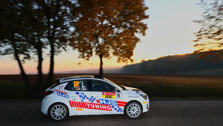 Sie gewinnen die 2021 erstmals ausgetragene Pirelli Junior Wertung für aufstrebende Rallye-Talente: Jonas Ertz und Maresa Lade.