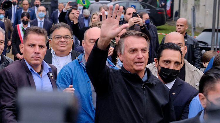 Bolsonaro gönnte sich in Anguillara Veneta auch ein Bad in der Menge. 